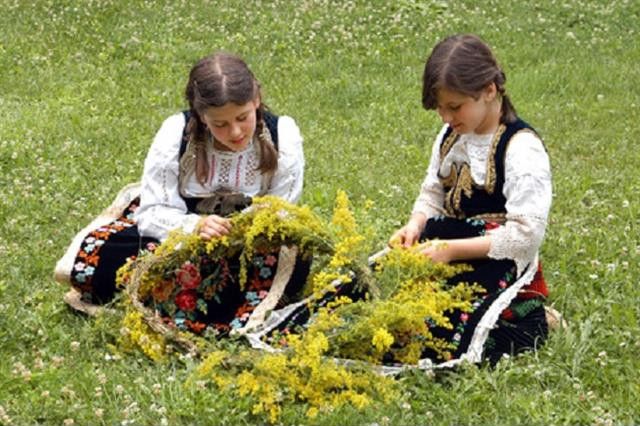 Tačno u ponoć stavite ovo ispod jastuka, na Ivanjdan ćete saznati kakva vas sudbina čeka