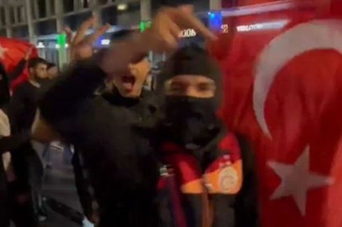 Turci divljali s fantomkama nakon eliminacije s EURA:Ovo su detalji haosa,U DVA GRADA TOTALNO RASULO