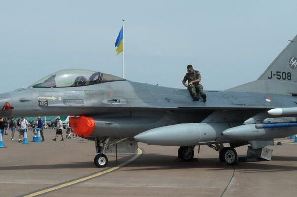 Holandija najavljuje brzu isporuku F-16 aviona Ukrajini