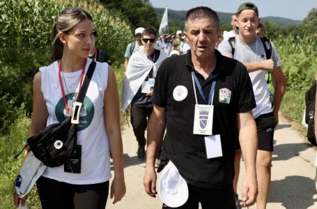 Salih je u genocidu izgubio oca, brata i dijete, ubijeno mu je ukupno 67 članova porodice