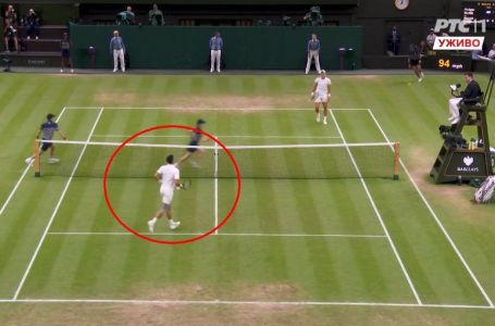 Đoković otrčao u toalet usred seta, a kada se vratio pobjesnio kad je shvatio šta je sudija uradio