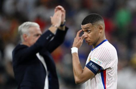 Mbappe razbjesnio navijače Francuske: POGLEDAJTE ŠTA JE URADIO NA POLUVREMENU (VIDEO)
