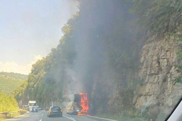 Zapalio se autobus nadomak Banja Luke