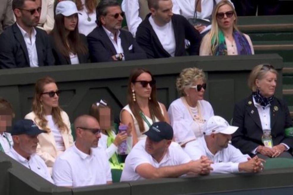 NOVAK NA FINALU VIMBLDONA BEZ TRI VAŽNE OSOBE! Evo ko sve FALI u Đokovićevoj loži