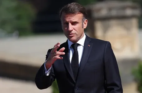 Macron: Dolazim u Beograd kako bi finalizovali pregovore o vojnim ugovorima