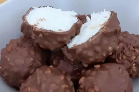 Savršen užitak: Napravite sladoledne Bounty kuglice bez šećera (RECEPT)