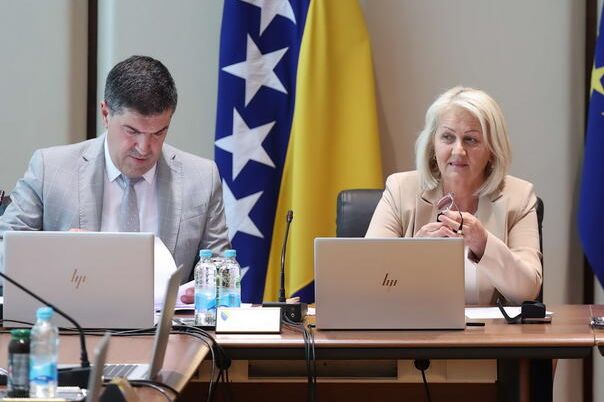 Magazinović: Rješenje krize - Borjana Krišto treba staviti samo 1 potpis