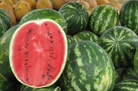 Znate li zašto neki ljudi lubenicu uvijek POSOLE prije jela? Evo u čemu je trik