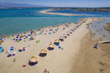 Još jedan neobičan trend na plažama: Zašto ljudi ovo rade?