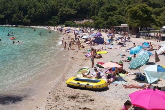 Evo koliku kaznu možete dobiti za ostavljanje peškira na plaži