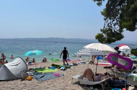 Ovo su cijene hrane i suvenira na poznatoj hrvatskoj plaži: IZNENADIT ĆE VAS KOLIKO KOŠTA SLADOLED