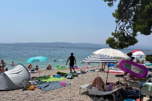 Ovo su cijene hrane i suvenira na poznatoj hrvatskoj plaži: IZNENADIT ĆE VAS KOLIKO KOŠTA SLADOLED