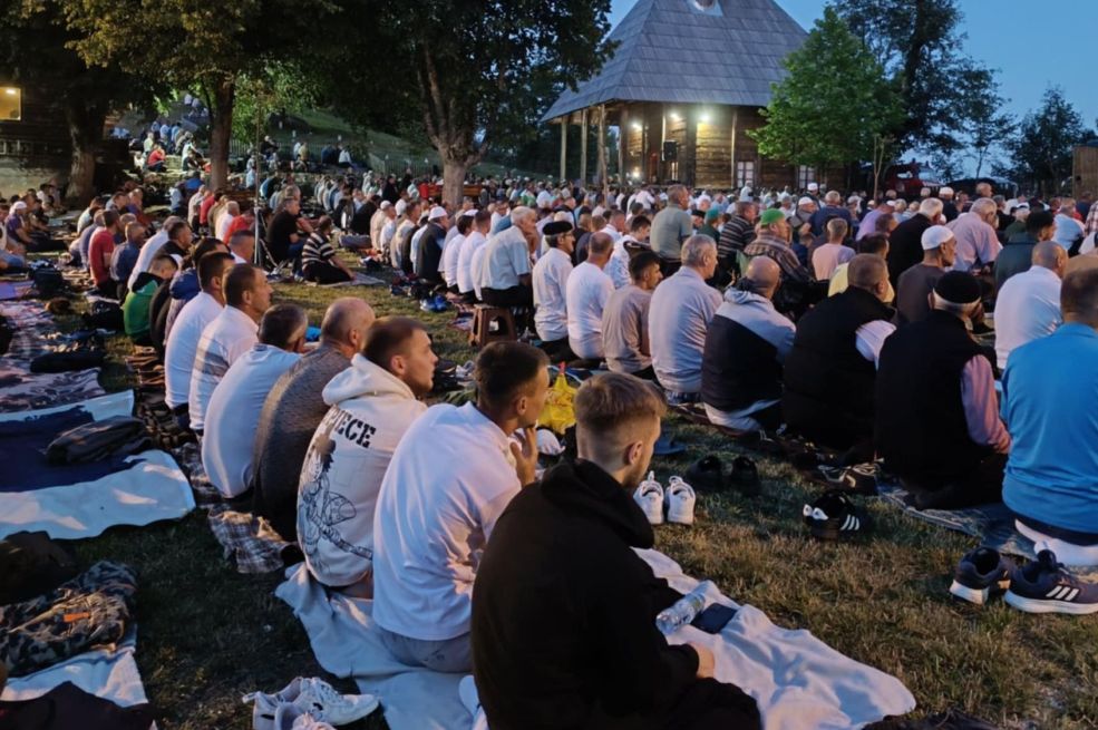 Proučen tradicionalni mevlud i zikr na Karićima: Izvor velike inspiracije i duhovnosti