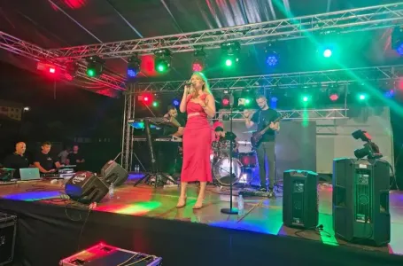 Šejla Zonić održala spektakularni pobjednički koncert u Sanskom Mostu: Evo ko je bio gost (VIDEO)