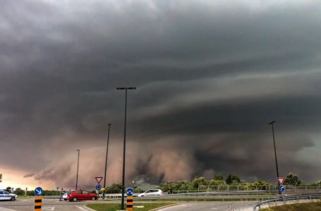 STIŽE OLUJA, VJETAR JAČI OD 100 km na sat: Evo koji dio regiona će udariti najjače, UPOZORENJE