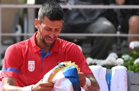 NOVINAR POKAZAO ĐOKOVIĆU SLIKU OVE OSOBE: On počeo da grca od plača - evo ko je na fotografiji