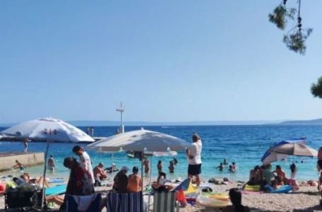 Srbijanci ogorčeni situacijom na popularnoj hrvatskoj plaži: "Zamisli, još platiš za ovo"