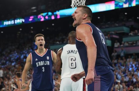 LEBRON NIJE ZNAO ŠTA SE DESILO! Zvijezda Lejkersa je jurišala ka košu Srbije, a onda mu je Jokić...