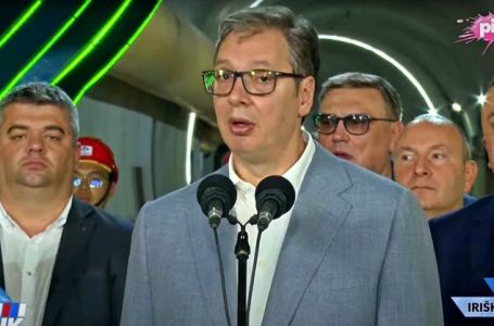 Vučić: Rusija me obavijestila da se u Srbiji sutra sprema državni udar