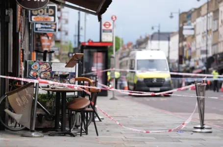 Muškarac u Londonu nožem napao ženu i dijete, odvedene su u bolnicu