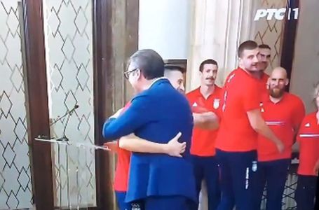 JOKIĆ UGLEDAO ZAGRLJAJ VUČIĆA I AVRAMOVIĆA: Pogledajte HIT REAKCIJU (VIDEO)