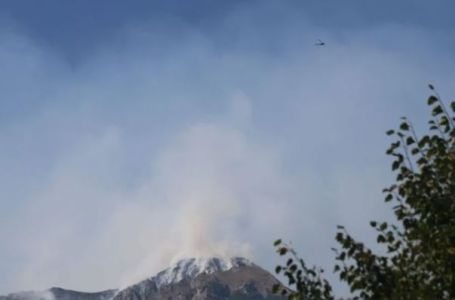 ALARMANTNO STANJE: Požar na Tjentištu prijeti da ugrozi put između Foče i Gacka