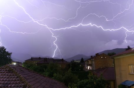 METEOROLOZI ZA DANAS IZDALI UPOZORENJE: Evo gdje se očekuje grmljavinsko nevrijeme