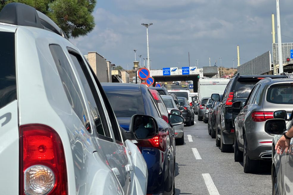 KOLAPS NA GRANICAMA, LJUDI 5h STOJE U KILOMETARSKIM KOLONAMA - NE VIDI SE KRAJ: Najgore je na...