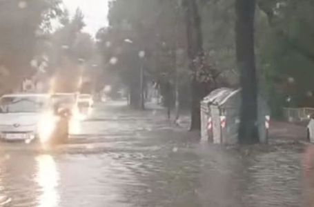 Nevrijeme pogodilo grad u BiH: Velike padavine uzrokovale saobraćajni kolaps