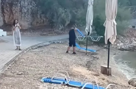 Čovjek uzrujan bacao ležaljke po plaži: Nećete vjerovati šta je razlog