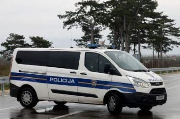 Saobraćajna nesreća u bh. susjedstvu: Policajac izazvao udes pa pobjegao