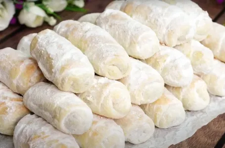 GOTOVE ZA 10 MINUTA: Napravite ove kiflice za doručak i obradujte svoje ukućane (RECEPT)