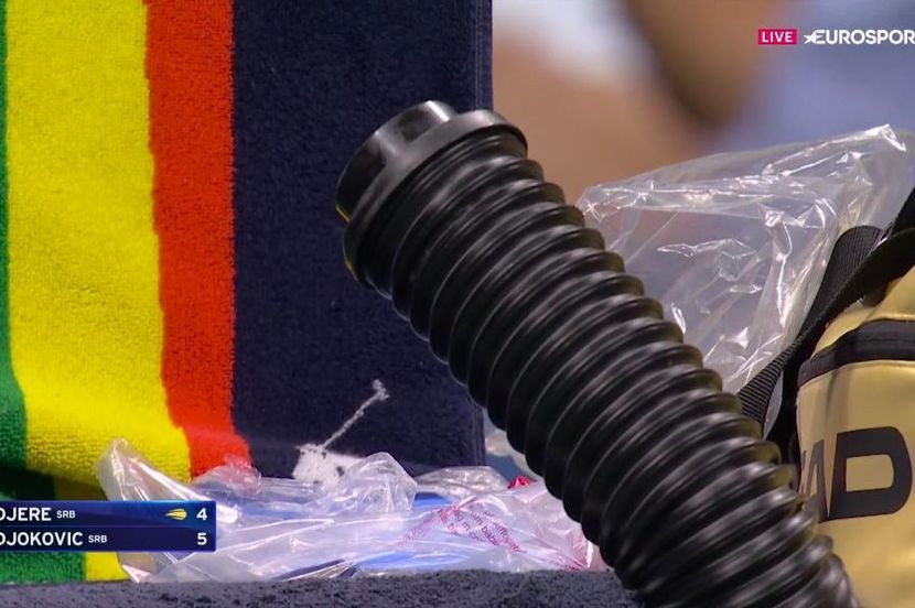 Ovaj aparat je pomogao Novaku da ostane na nogama: Umalo je kolabirao, evo šta je u pitanju