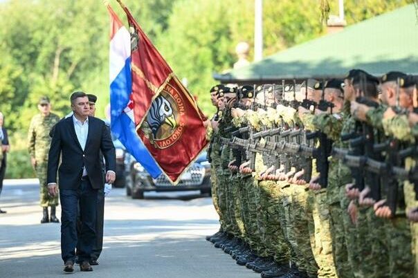 Milanović: Nerazvijena Srbija naoružava se za sedam dana fiktivnog rata