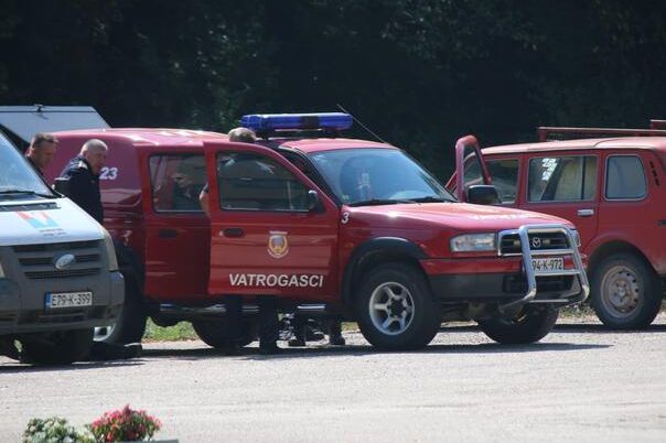 Vatrogasci drže pod kontrolom požar u kanjonu Tare, potrebna cisterna za vodu