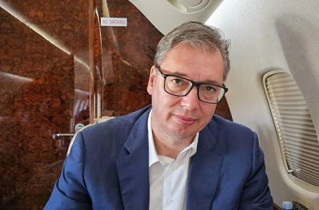 Vučić ispratio Macrona, pa sjeo u avion: "Kao da me poplava izbacila"