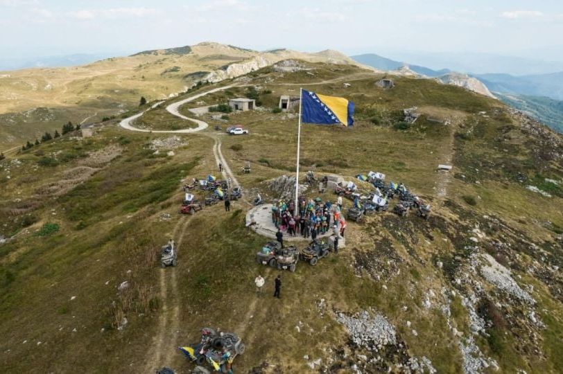 Nedeljko Elek i Ljubiša Ćosić naredili cijepanje zastave BiH na Jahorini: EVO ŠTA SU PORUČILI