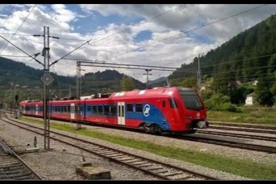 Mladića iz Foče udarila struja: Popeo se na vagon kako bi se fotografirao i zadobio teške povrede