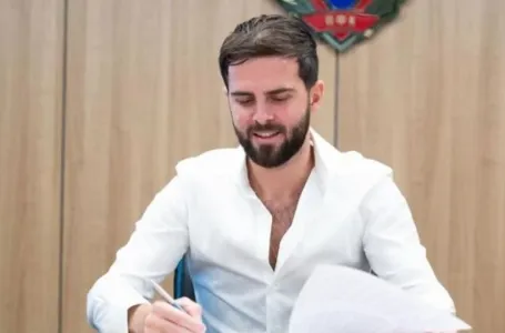 Sada je zvanično: Miralem Pjanić potpisao za CSKA Moskvu