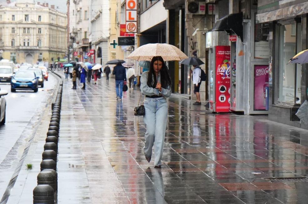 U BiH danas kiša i pljuskovi: Evo gdje se očekuje i malo snijega