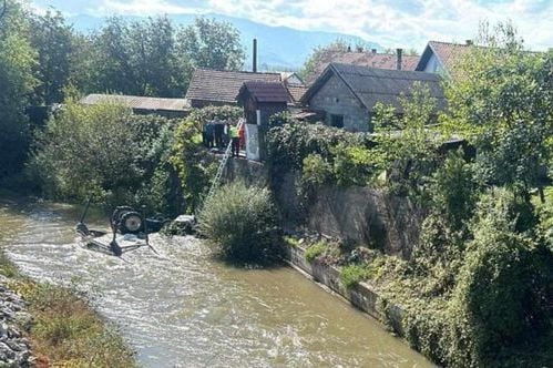 Tragedija u Živinicama: Traktorom iz avlije sletio u rijeku Gostelju i poginuo