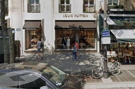 Filmska pljačka u Parizu: Autom uletjeli u Louis Vuitton radnju i sve pokrali