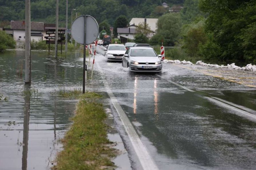 Velike bujice i odroni na području općina Jablanica i Konjic: Ugroženo stanovništvo