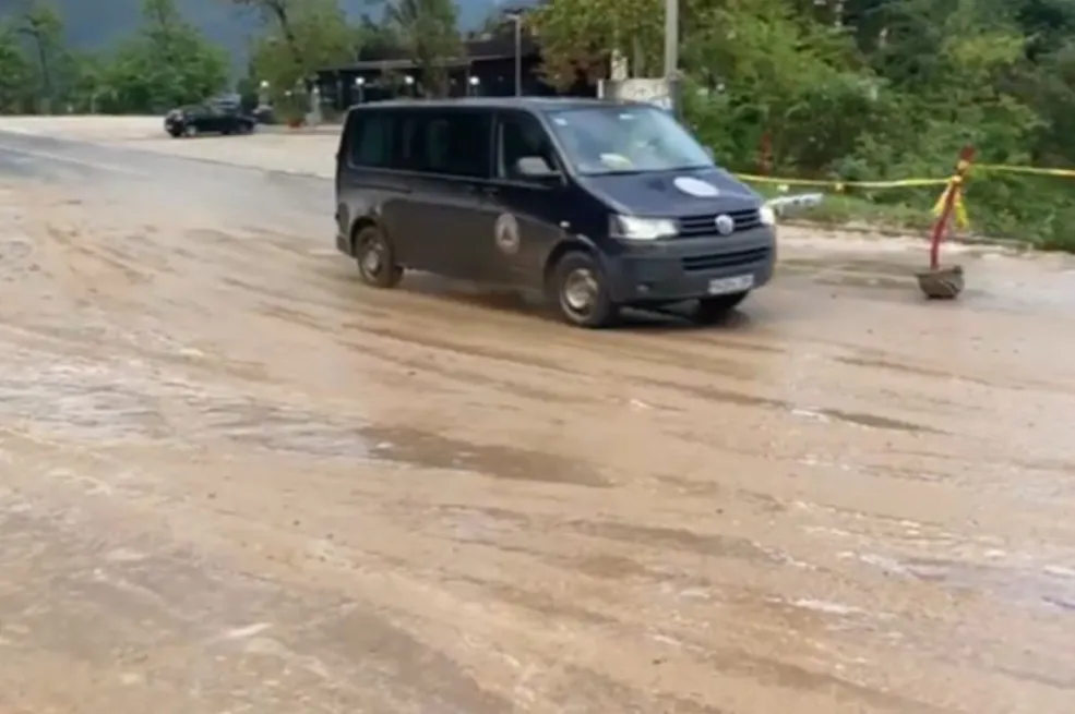 Nijedno zlo ne dolazi samo: Pokrenulo se novo klizište u Jablanici, stižu prve informacije