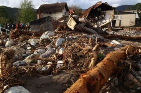 POPLAVE U BIH: U više od 10 sela pomoć još nije došla zbog ogromnih šteta na putevima