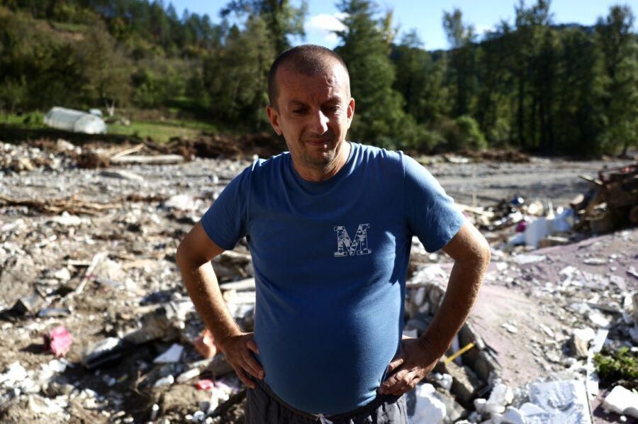 Priča iz poplavljenog sela Trusina: Kćerka je uletjela u našu sobu i samo povikala “puca kuća”