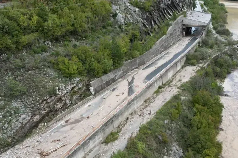 BiHAMK: Poseban oprez na područjima pogođenim poplavama, odronima i klizištima