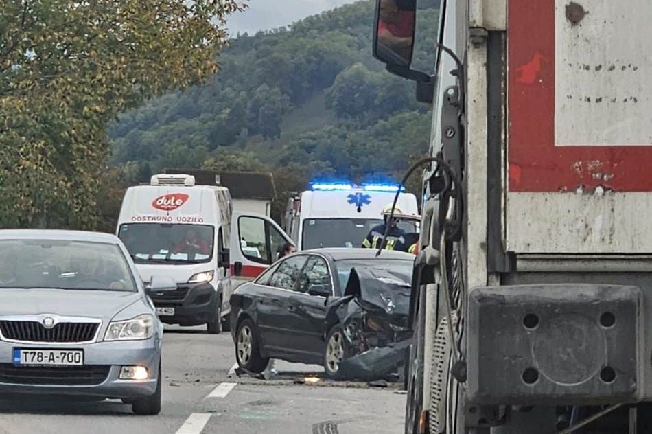 Teška nesreća na magistralnom putu Bijeljina-Zvornik: Suvozačica poginula