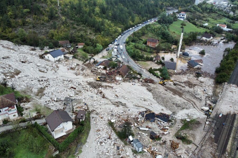 Danas dženaza žrtvama poplava i klizišta u Donjoj Jablanici i selu Zlate