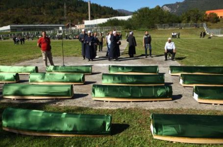 Jablanicu danas prekrila tišina, 19 tabuta čeka na posljednji oproštaj